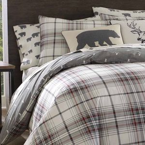 Eddie Bauer Christmas reversible queen duvet cover and 2 pillow cases